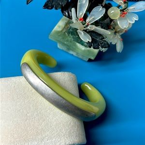 🖤Vtg unique Name engraving resin cuff bracelet